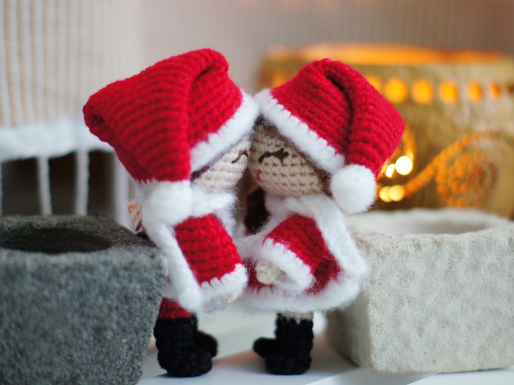 festive holidays crochet pattern pack - small santa couple