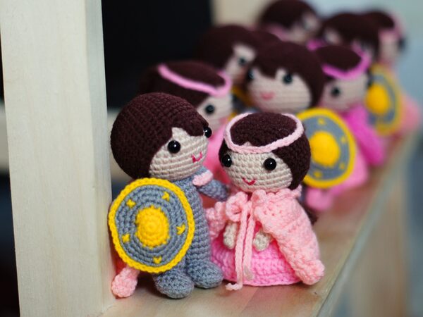 love story crochet pattern - princess and knight

