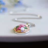 embroidery pendant - rose garden