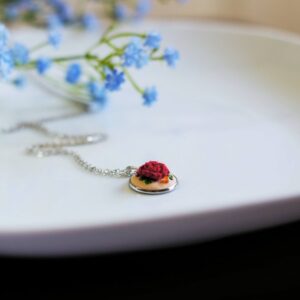 embroidery pendant - red rose