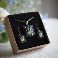 embroidered jewelry set