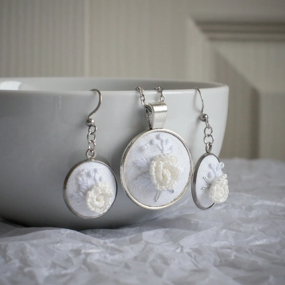 white rose embroidered jewelry set