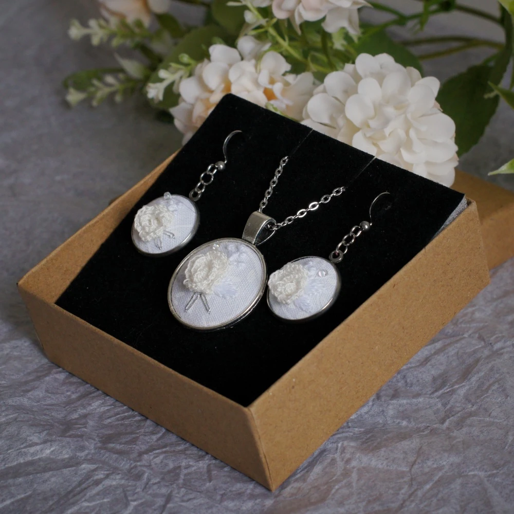 white rose embroidered jewelry set