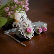 pink rose embroidered jewelry set