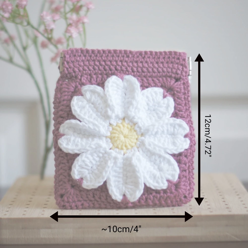 daisy squeeze pouch