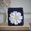 daisy squeeze pouch
