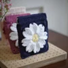 daisy squeeze pouch