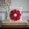 daisy squeeze pouch