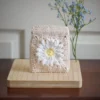 daisy squeeze pouch