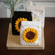 daisy squeeze pouch