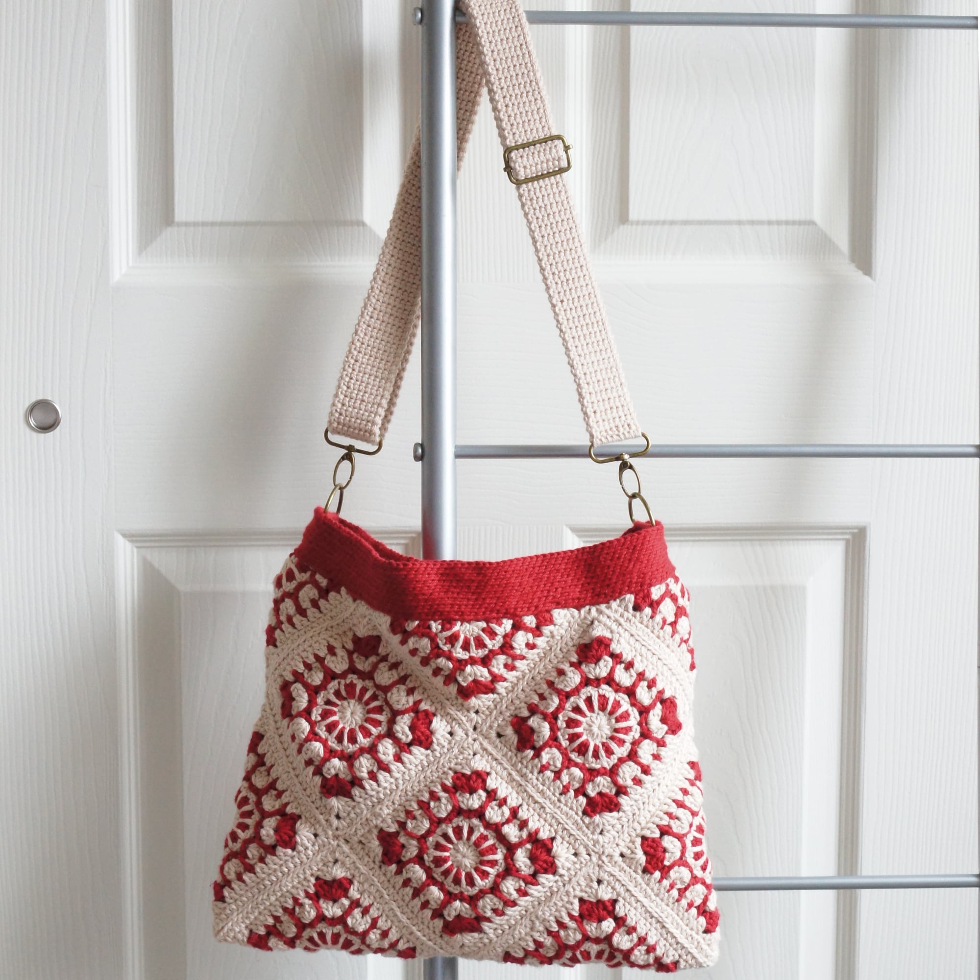 granny square tote