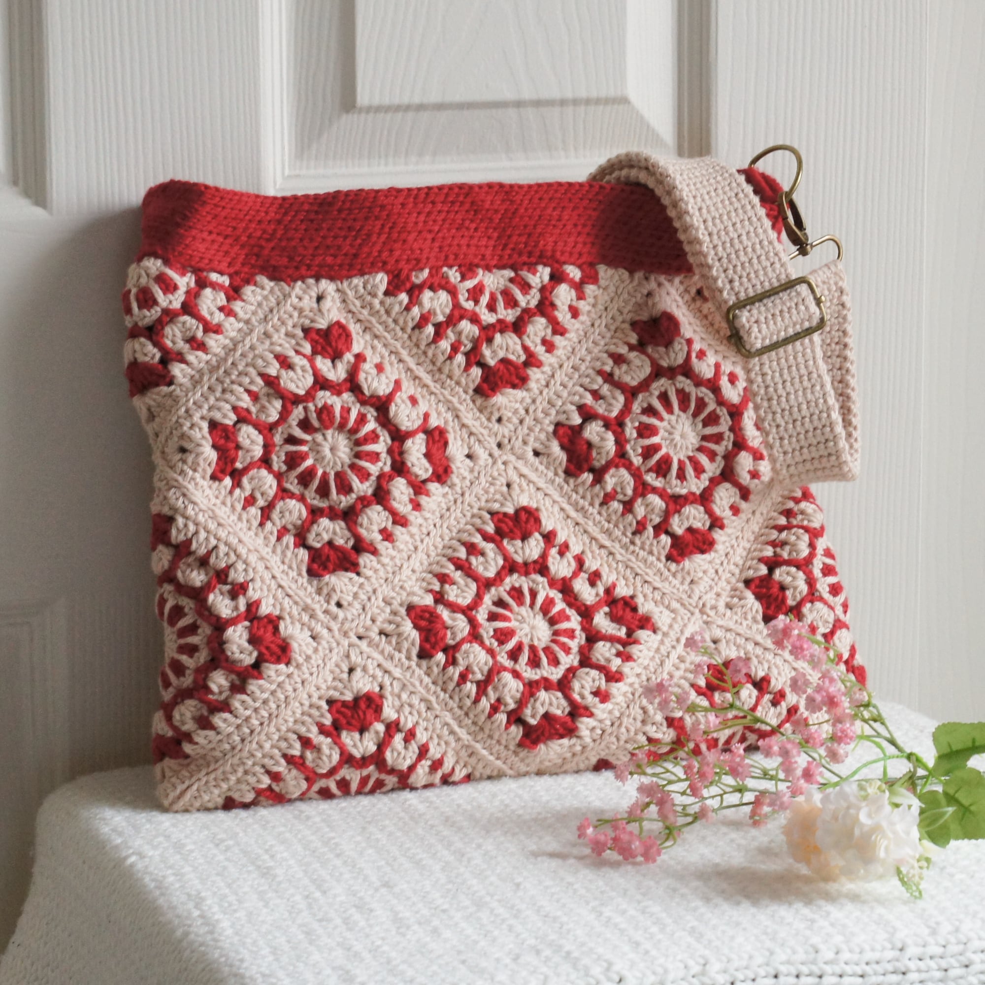 granny square tote