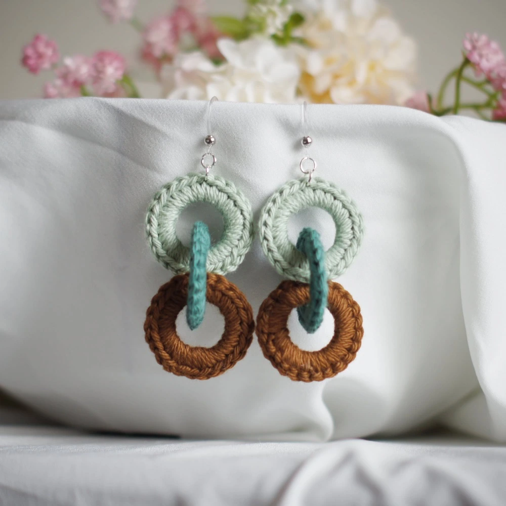 Crochet Interlocking Circles Earrings