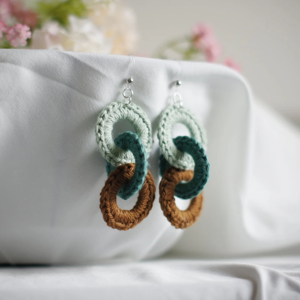 Crochet Interlocking Circles Earrings
