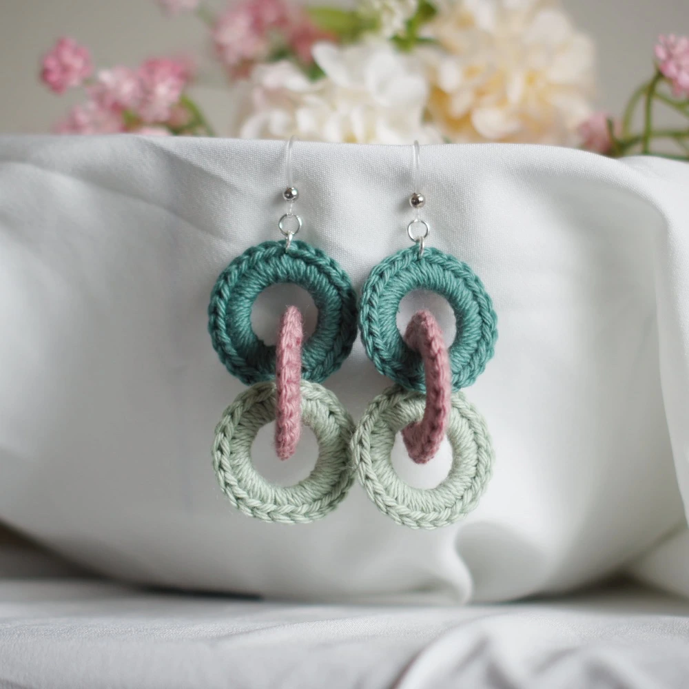 Crochet Interlocking Circles Earrings