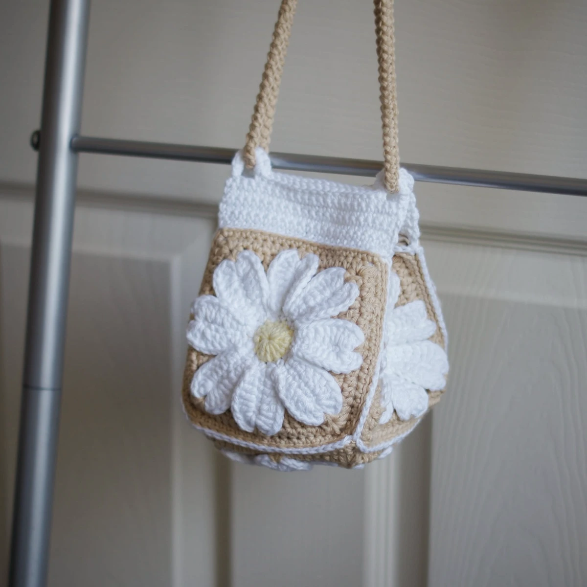 daisy granny square sling bag