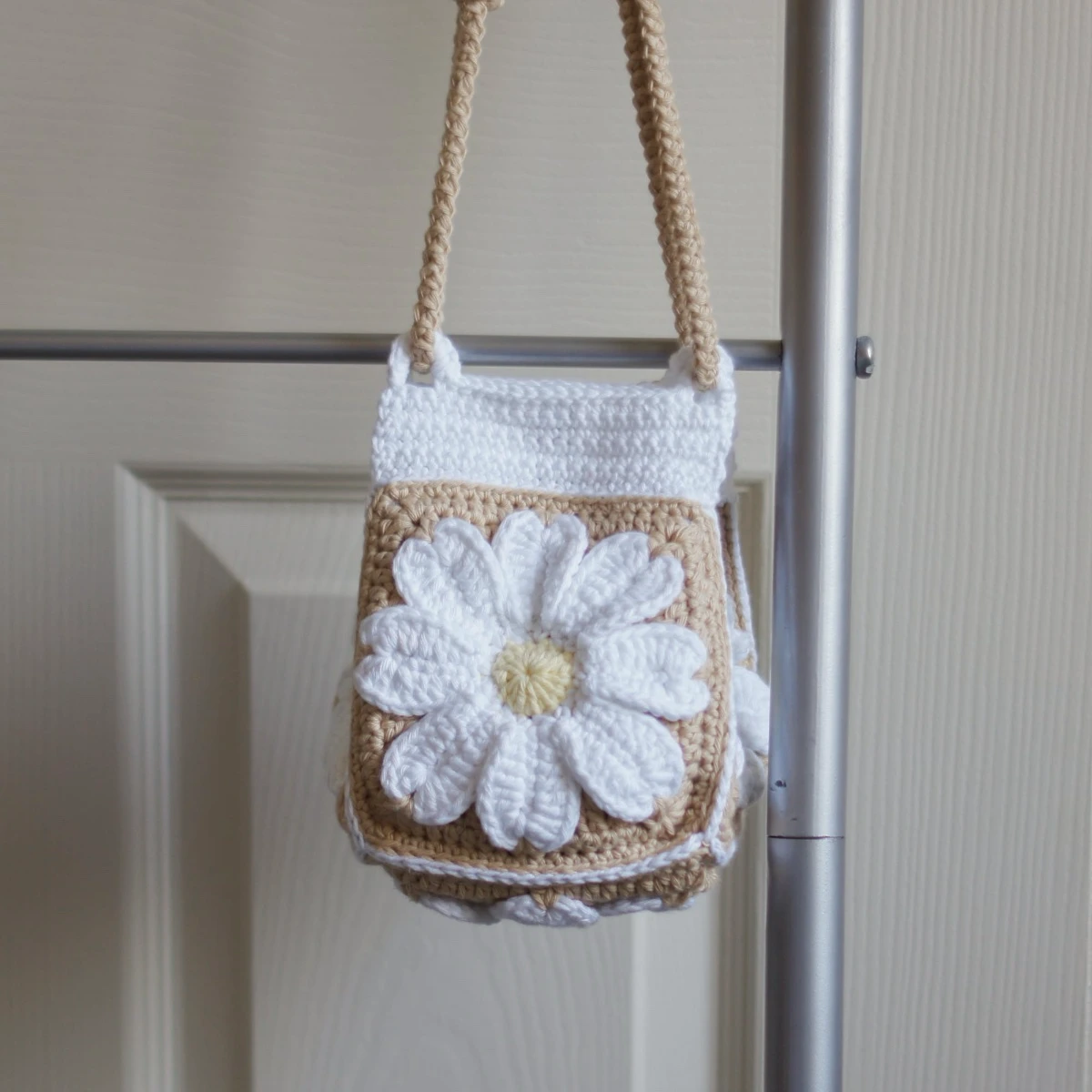 daisy granny square sling bag