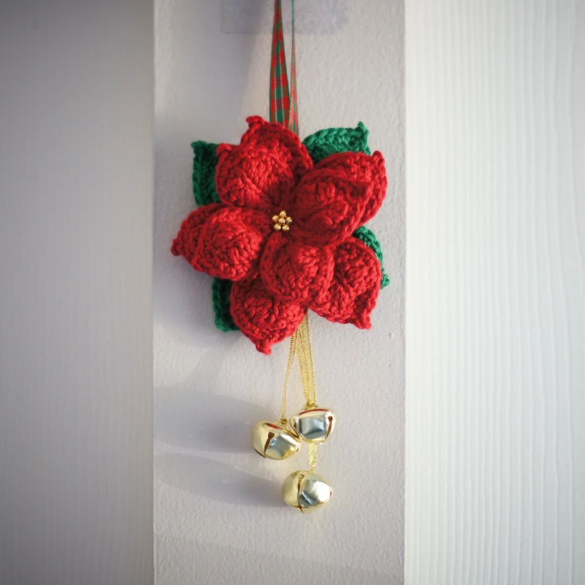 crochet poinsettia flower