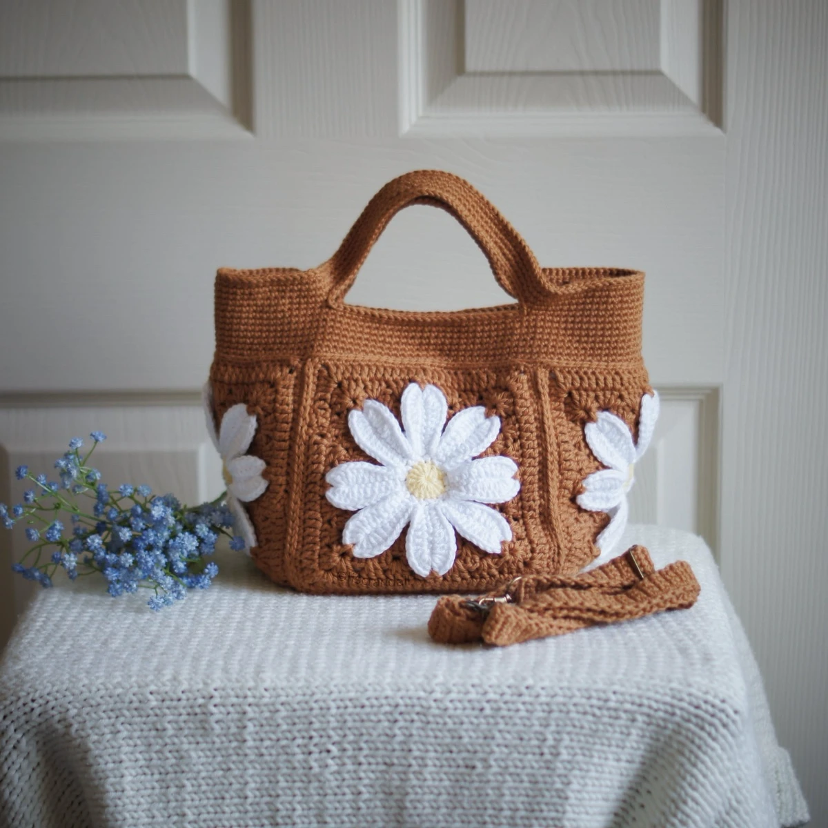crochet daisy bag