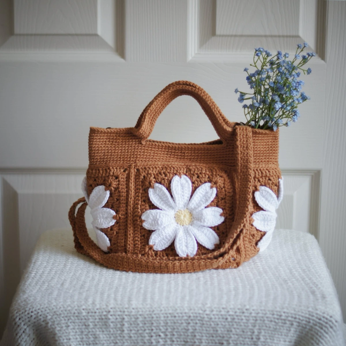 crochet daisy bag in terracotta